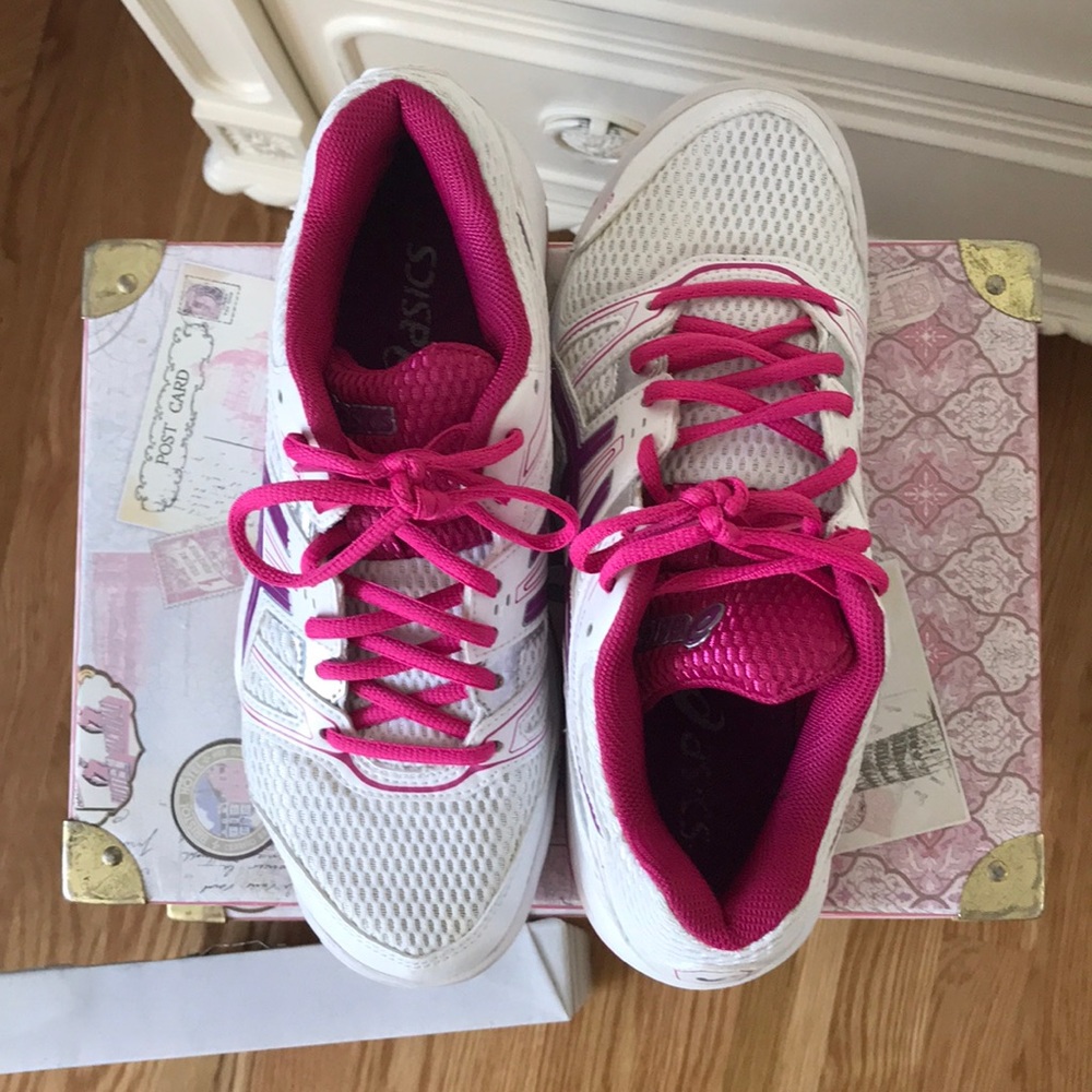 ASICS Gel Bottom Sneakers